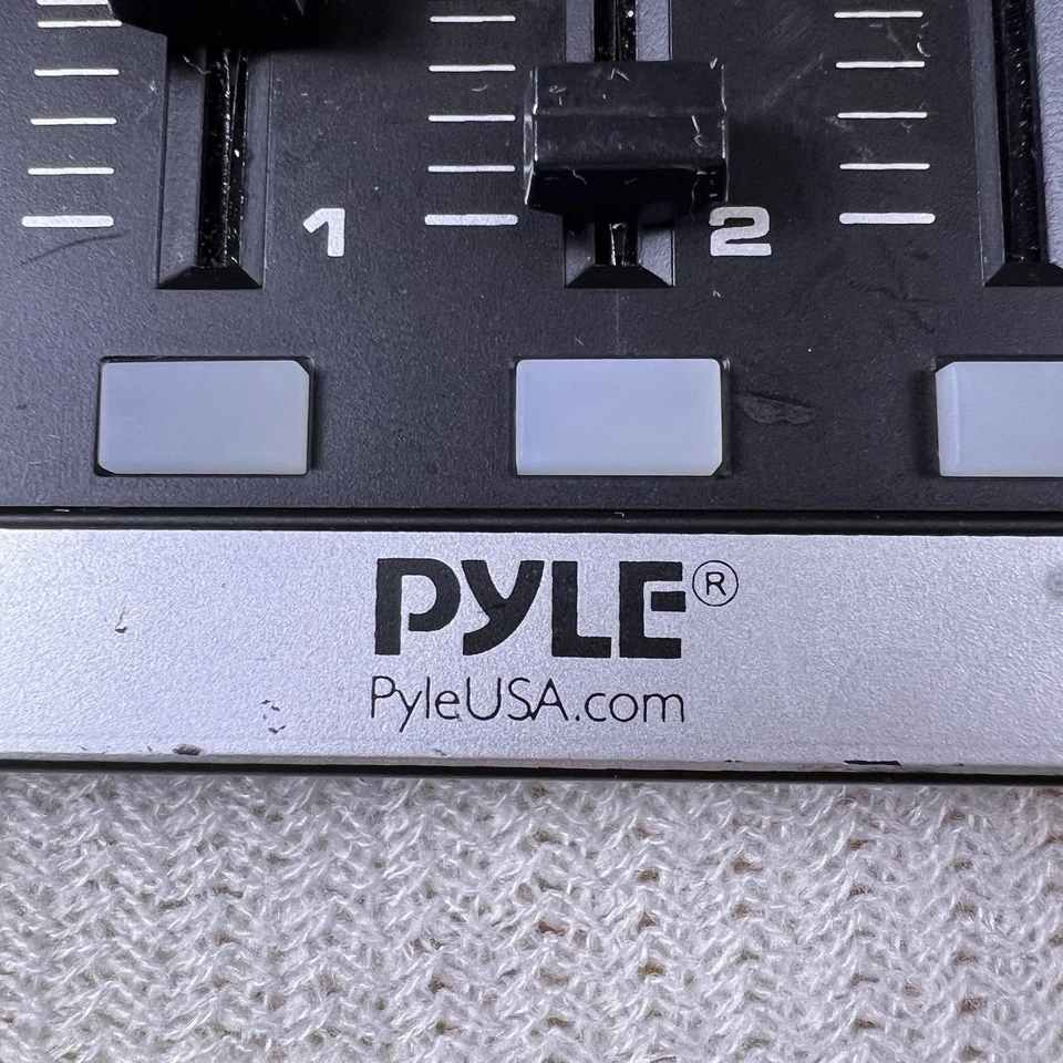 Pyle PMIDIPD30 - RARE MIDI Controller Board - Mini Portable Workstation Ableton - Image 2 of 4