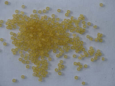 Toho Größe 11 transparenter mattierter leichter Sand