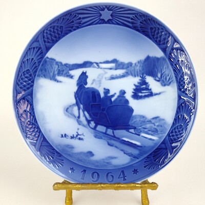 1964 Royal Copenhagen Kai Lange Christmas Plate ''Fetching the Christmas Tree''