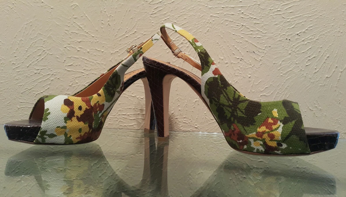 Escarpins Bettye Muller 'Love Struck Heart' - Taille 9 US (40 EU), Talons Hauts, Motif Cœur, Neufs Avec Boîte