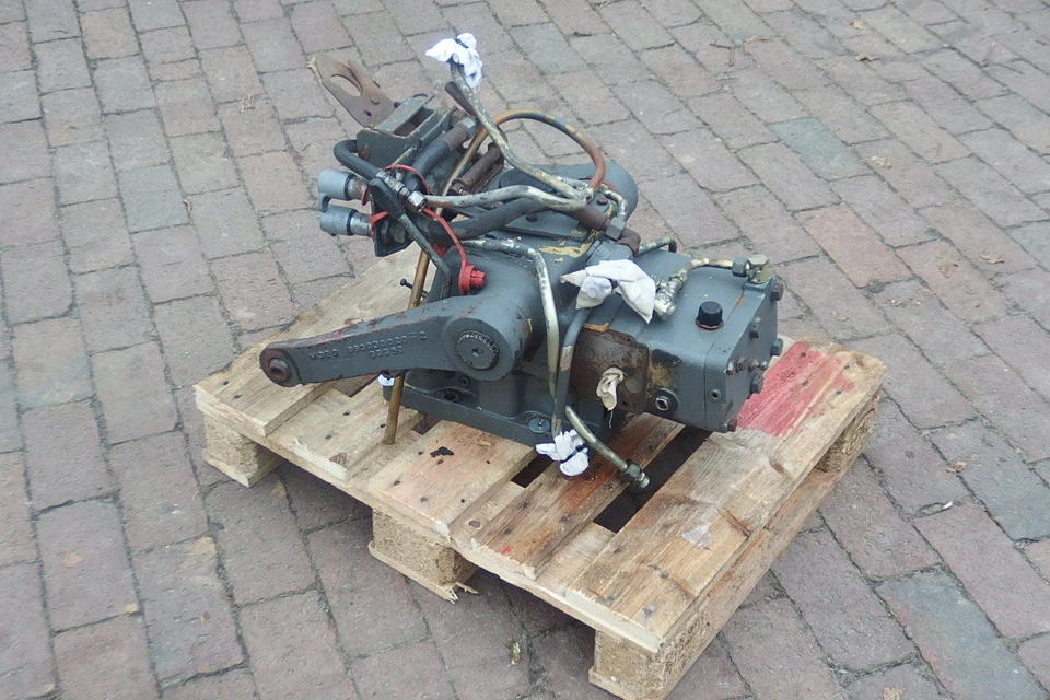 Hubwerk Hubwelle Hydraulik Kraftheber Hydraulikblock Fendt GT Geräteträger 365 - Bild 2 von 4