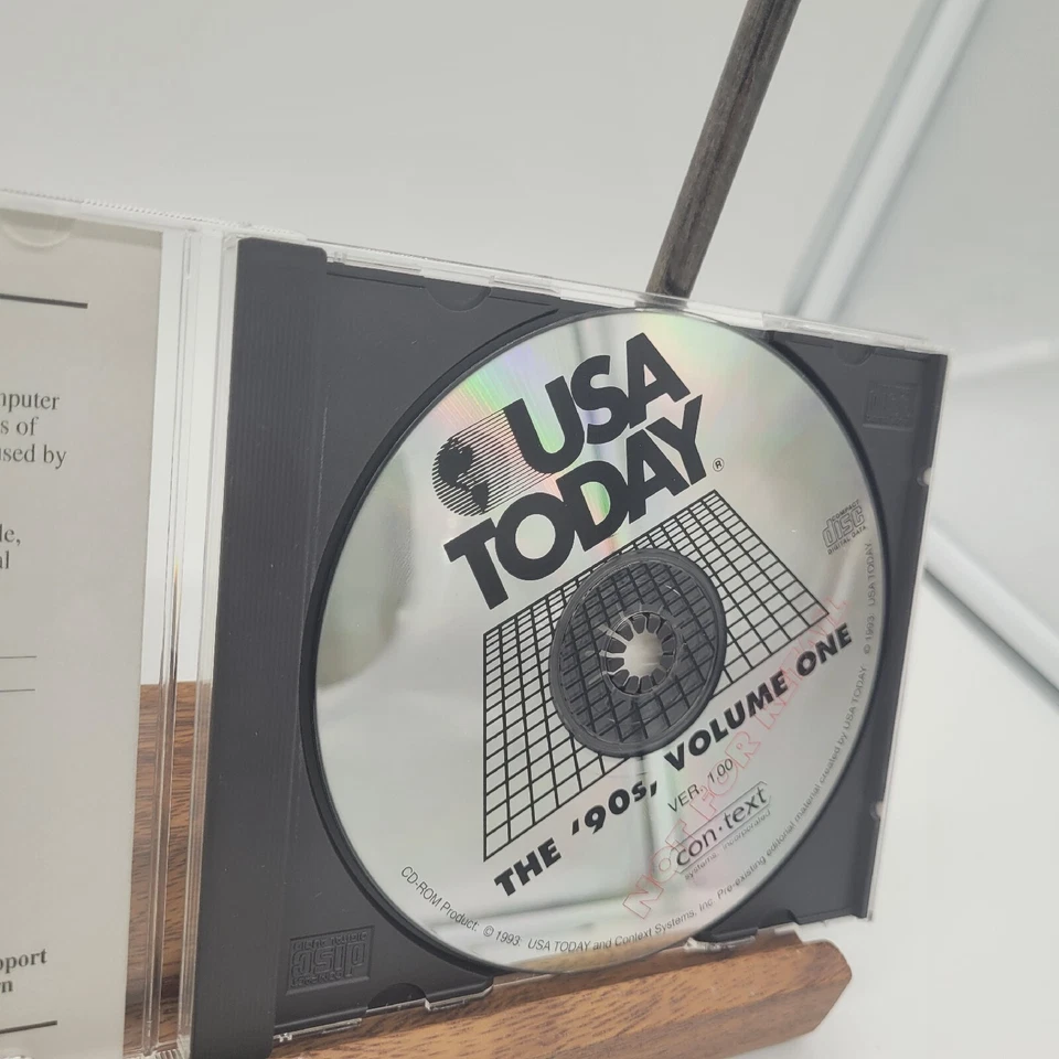 USA Today The '90s Volume 1 One CD-Rom Disc Multimedia Time Capsule Ships Quick - Image 2 of 4
