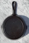 Vintage Unbranded LODGE No. 3 Skillet  1 Notch Heat Ring