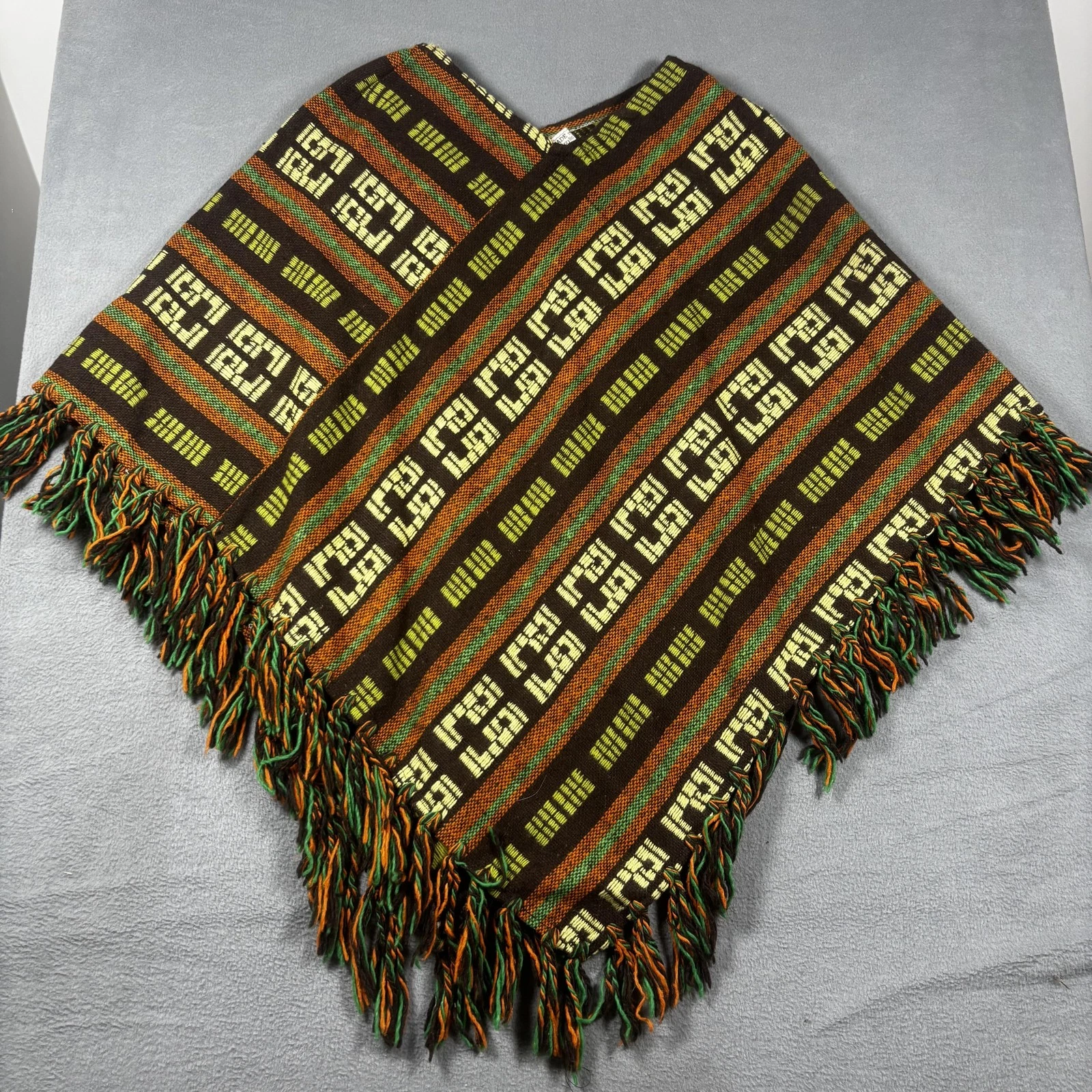 Vintage Knit Poncho Womens One Size Brown Green Fringed Geometric 60s 70s Italy