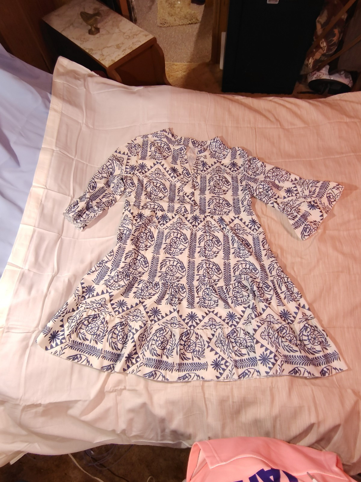 Blue Floral Size Xl 3/4 Sleeve High Waisted Midi V-Neck Dress
