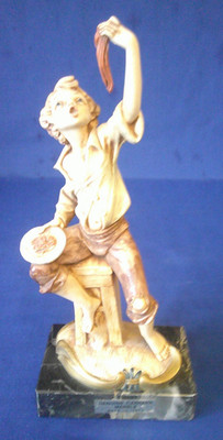 Depose Simonetti Figur Original Carrara Marmorsockel eines Jungen