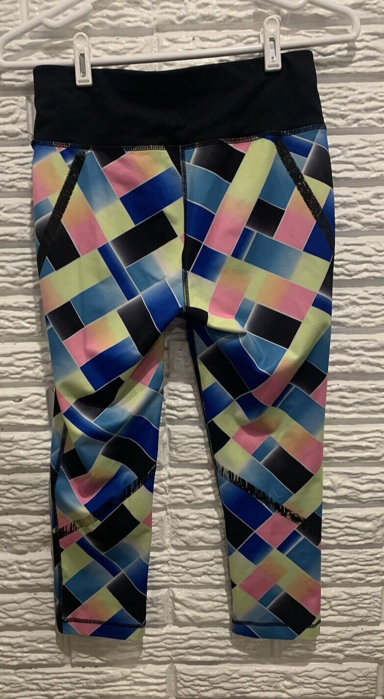 Fila Sport Leggings Capri Donna Taglia Small Nero con Gambe Colorate 20"=Cucitura