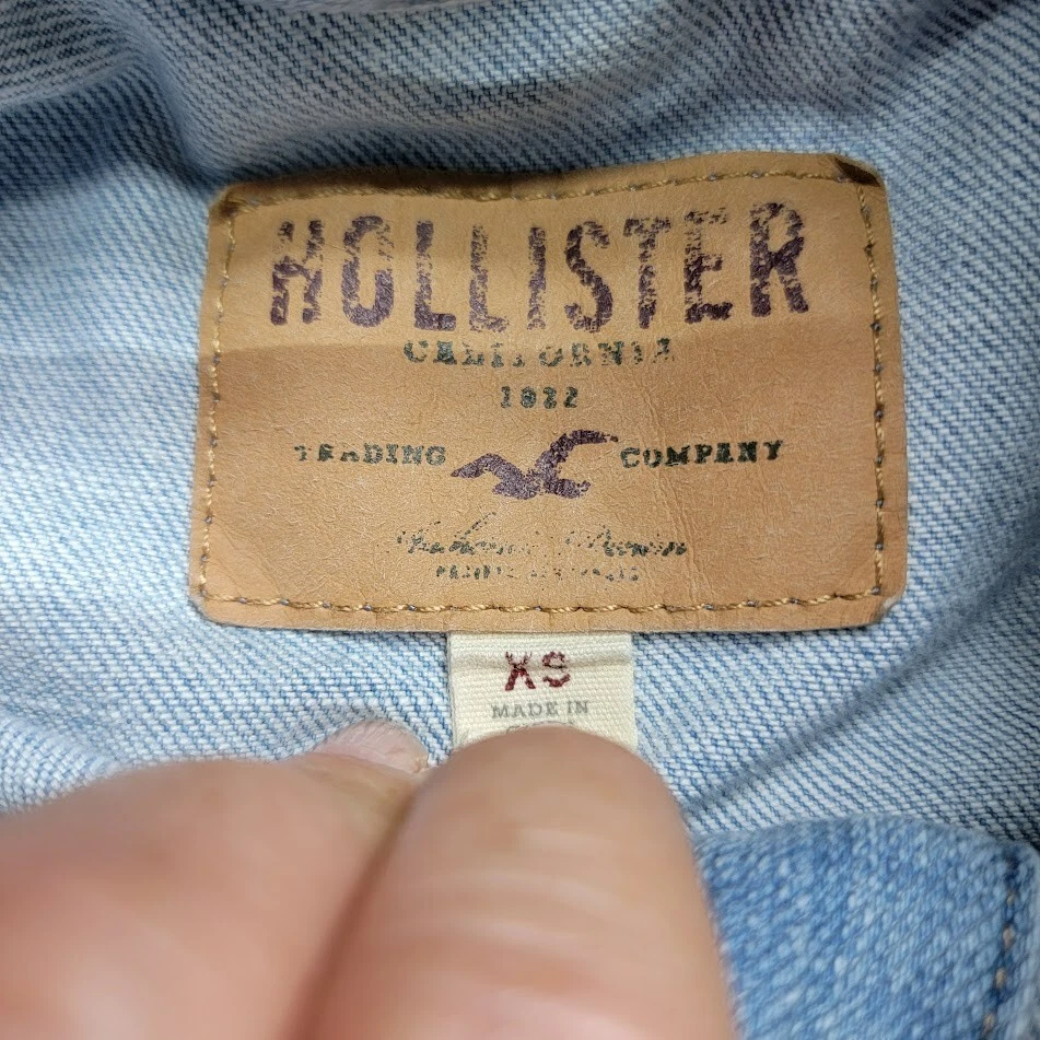 Hollister Girls Jean Jacket Size XS Destressed Light Wash Blue Denim - Image 4 of 4