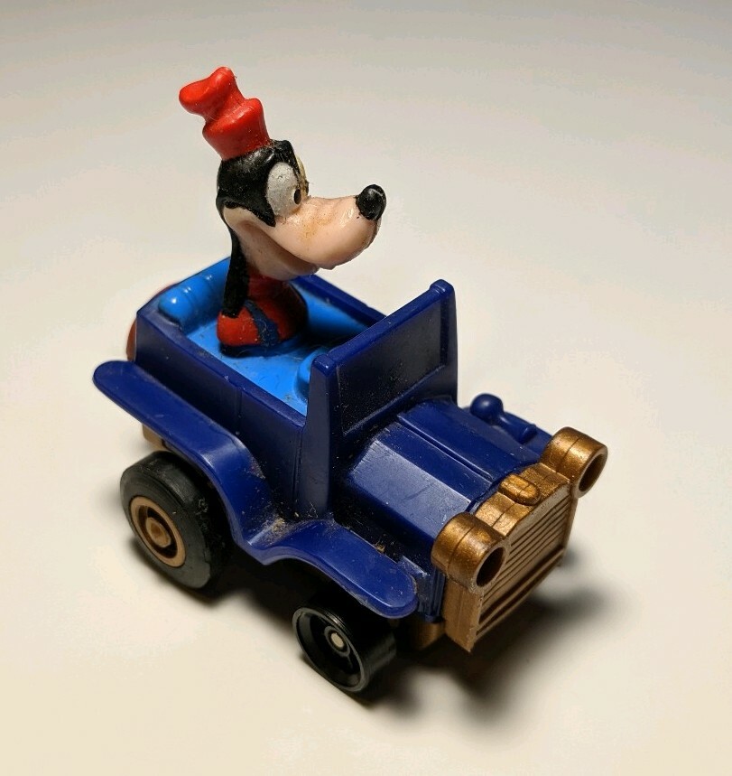McDonald's Mickey's Birthdayland Goofy Pullback Toy Car Disney