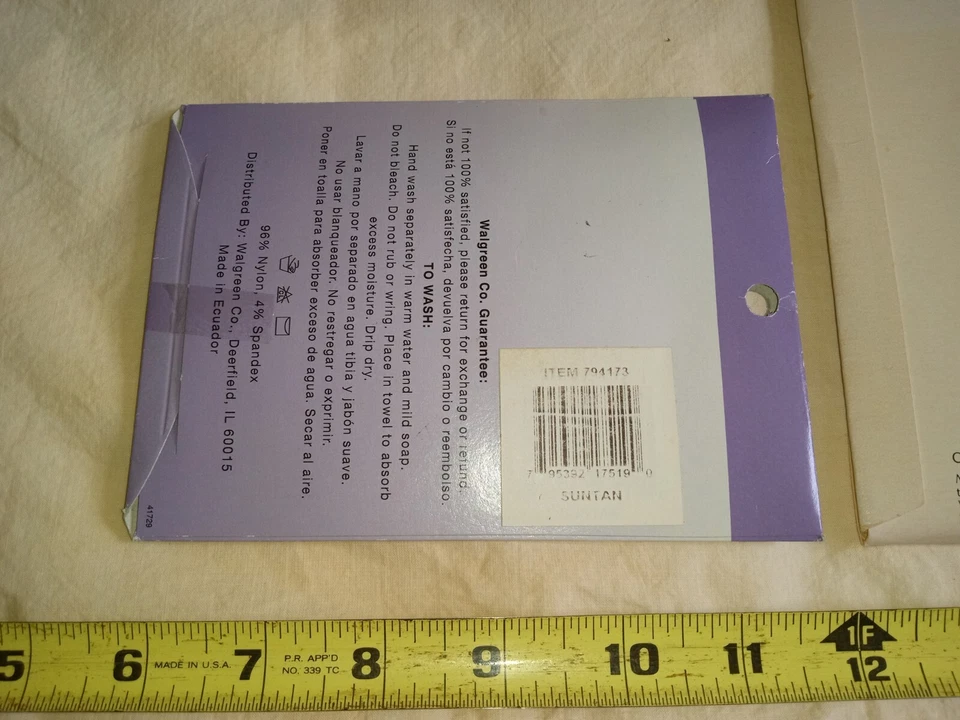 Pantimedias de colección 1983 Montgomery Ward piernas bronceadas talla reina y rodilla Foto 4 de 4