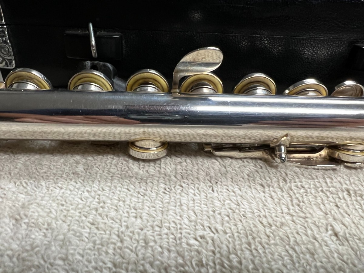 Yamaha 281 Open Hole Silver Plated Flute, Inline G ~ Made in Yamaha 281 Open Hole Silver Plated Flute, Inline G ~ Made in