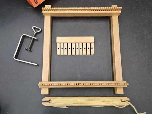 Vintage Kircher Rahmen Wood Weaving Loom The Little Weaver Model KR2 7.5"x8" - Picture 3 of 6