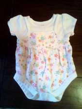 Garanimals Girls white short sleeve floral design bodysuit 0-3M snap closure
