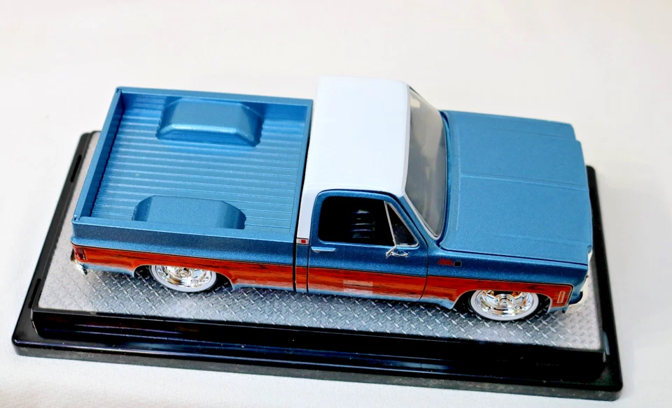 SAME DAY SHIPPING Square Body 1976 GMC Sierra Grande 15 Custom 1/24 Faux Wood - Image 2 of 4