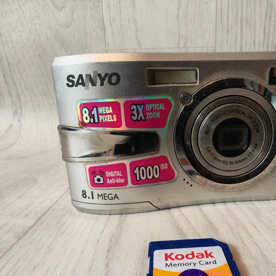 Sanyo VPC S870 8.1MP Digital Camera Compact Silver tested working and SD Card - Image 4 of 4