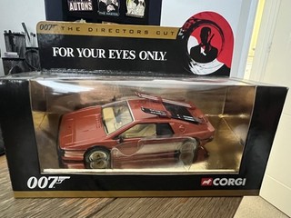 Coche CORGI James Bond LOTUS ESPRIT TURBO solo para tus ojos