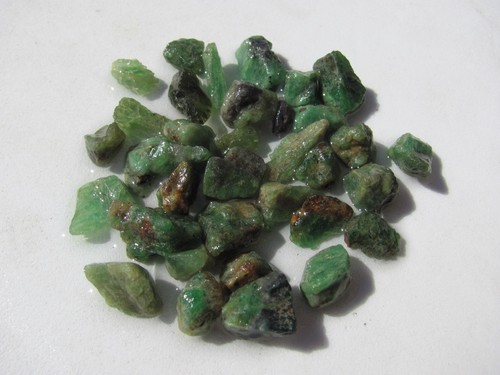 MARAVILLOSO lote. Cristales de granate Tsavorite/Tanzania 90 quilates - Imagen 3 de 6
