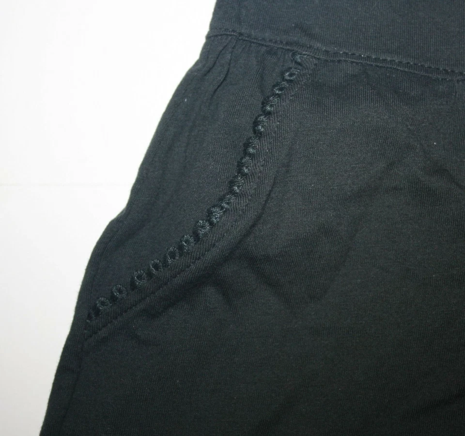 Nuevo OshKosh Niñas 8 años Pantalones Cortos Sólidos Negro Algodón Pom Pom Bolsillo Borde Tejido Suave Foto 2 de 2