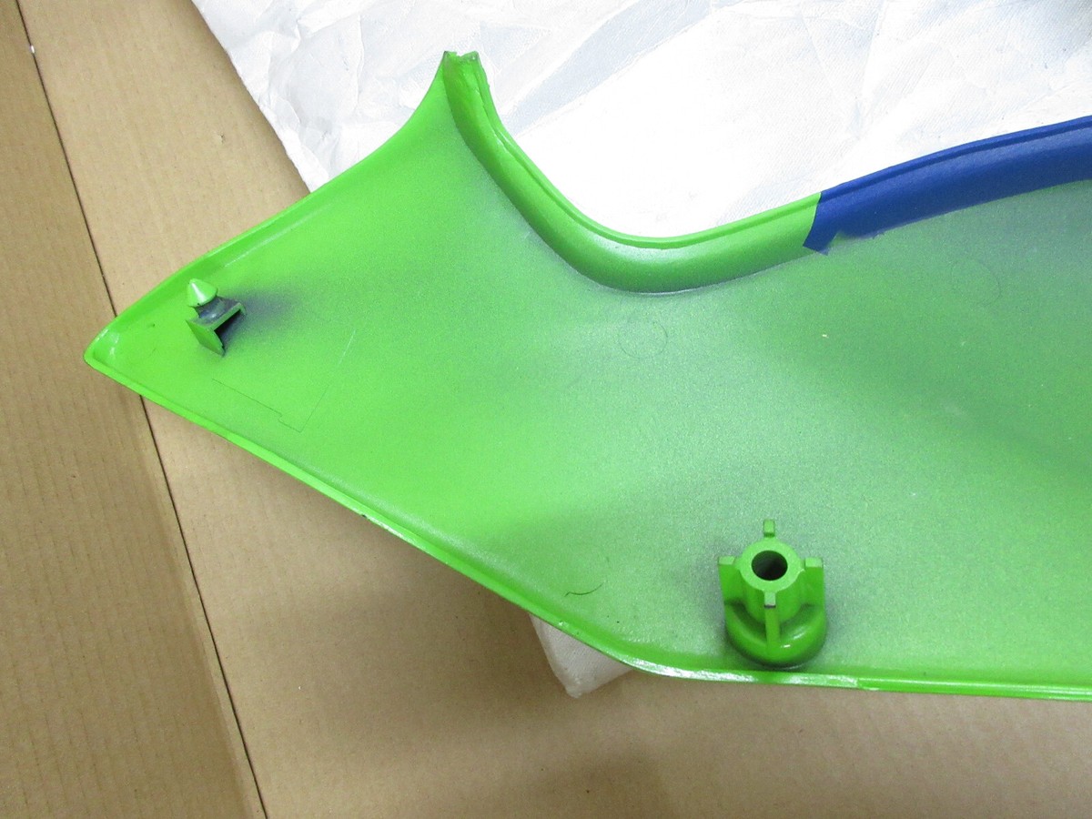 Kawasaki ZX400 ZXR400R Side Cover 1989-90 NOS Seat Cowling Kawasaki ZX400 ZXR400R Side Cover 1989-90 NOS Seat Cowling