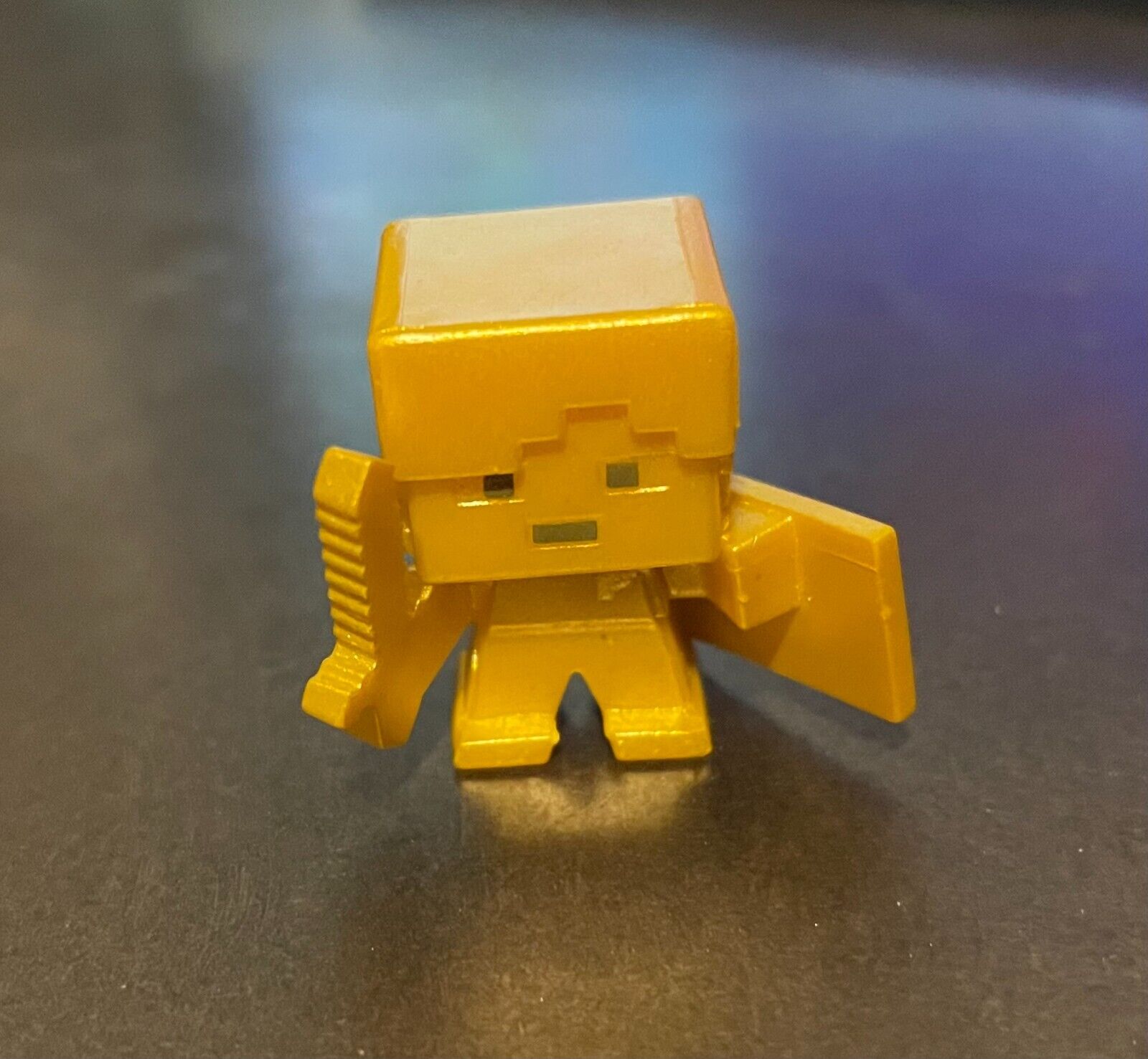 MINECRAFT MINI FIGURES - GOLD SLIME CUBES - CHEST SERIES - CHASE*