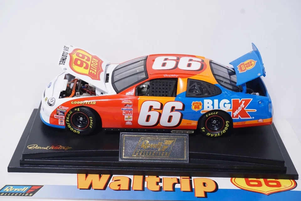 Ford Taurus #66 Darrell Waltrip Route 66 / K-Mart Revell 1:24 Diecast (1999) Foto 3 de 4