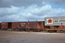 MS ORIG SLIDE SP SSW COTTON BELT C-50-8 BW CABOOSE #85 - PINE BLUFF AR 1975