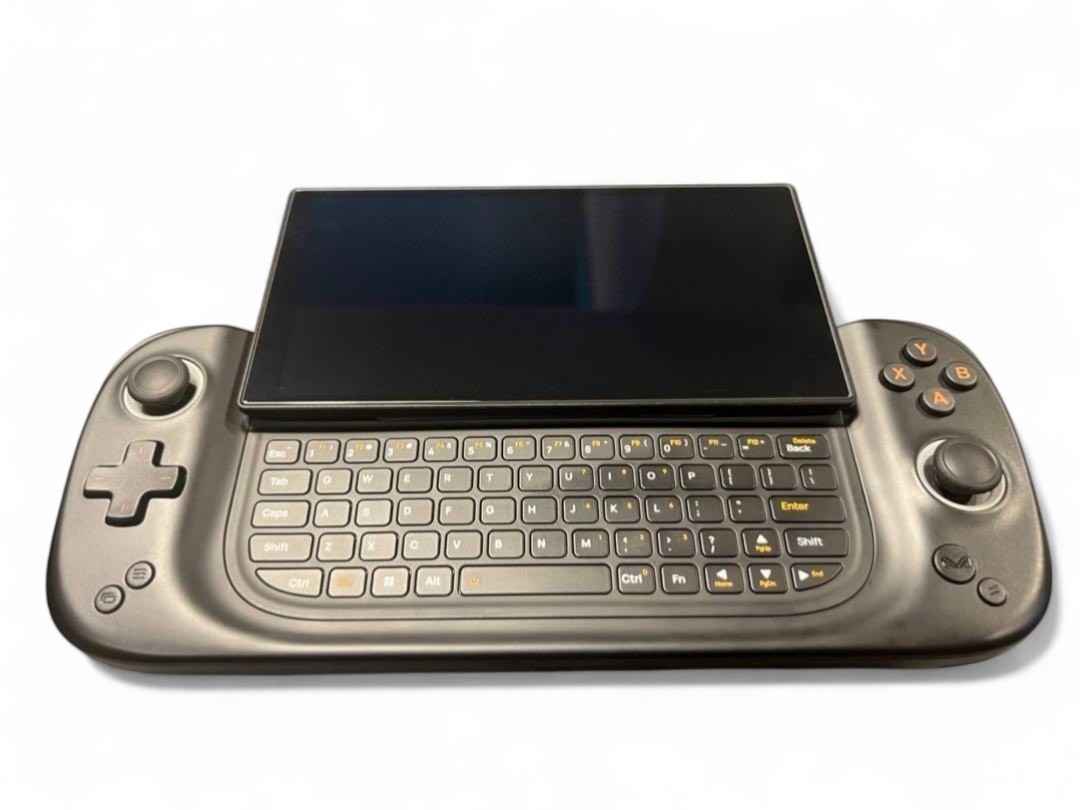 AYANEO Slide AS-01 Ryzen 7 7840U 32GB RAM 2TB SSD Handheld Gaming