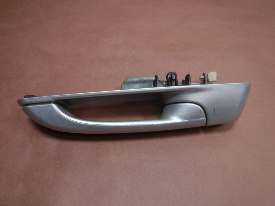 Manija de la puerta trasera del pasajero Jeep Commander 06-10 plateada brillante envío gratuito Foto 2 de 4