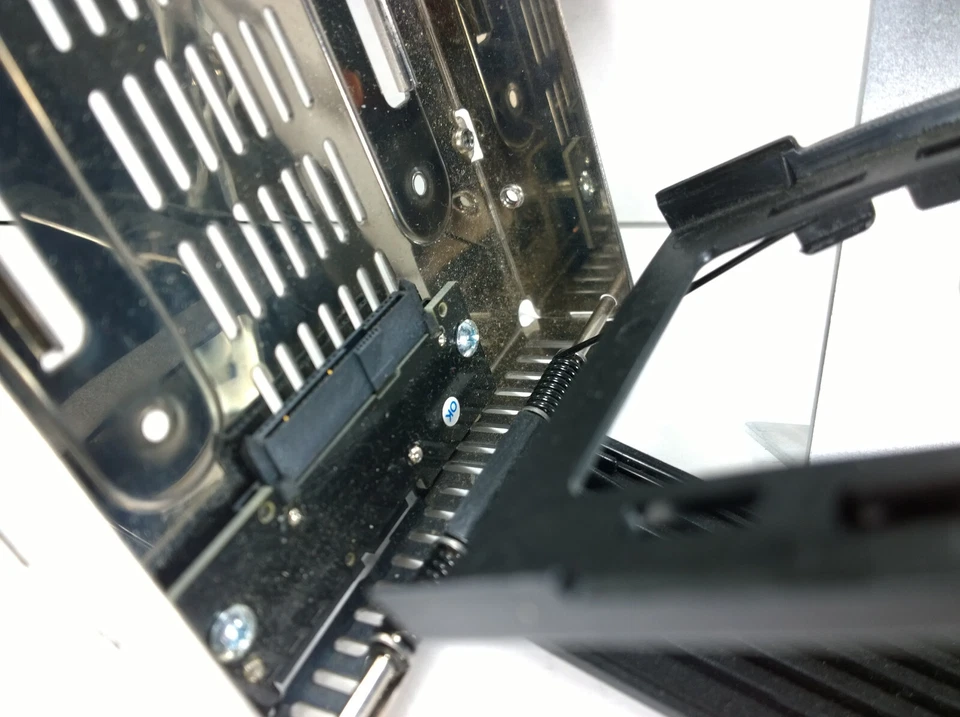 ICYDOCK Mac Pro 2.5" to 3.5" Drive Sled Silver + 3.5" Tray 4,1 5,1 MB382SP 🍁 Foto 3 de 4