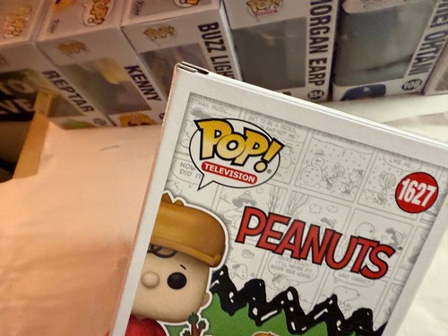 Funko Pop Navidad Peanuts Charlie Brown - Imagen 8 de 12