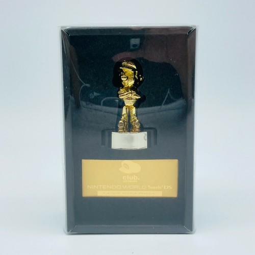 Club Nintendo Platinum Member Memorial 2.3" Golden Mario Statue Figure Japan - Picture 11 of 12