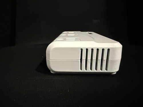 Bestek MRJ201GU 200W 4-Port USB Charging Universal Adapter Voltage Converter - Picture 5 of 12