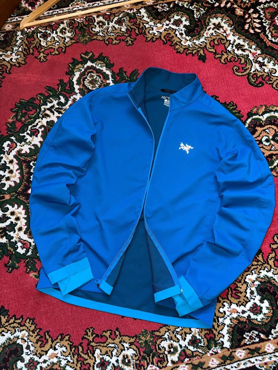 Arcteryx Men's Medium Blue Light Jacket Gorpcore Outdoor Limited Edition