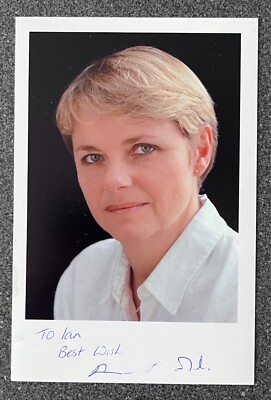 ???   original Autogramm unterschrieben Schauspielerin  Modell Sexy