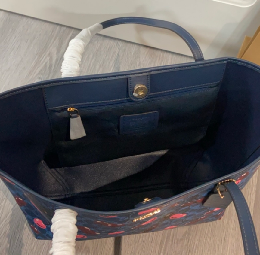 COACH コーチ CY691 チェリーシティトートバッグ NWT COACH CY691 City Tote Bag Signature Canvas & Leather