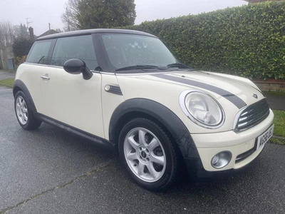 Mini Cooper 1.6 in Stunning White with Black Roof lhd left hand drive - Image 1 of 4