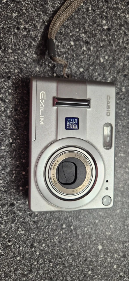 Casio Exilim EX-Z55 Digitalkamera silber - SEHR GUT - - Bild 3 von 3
