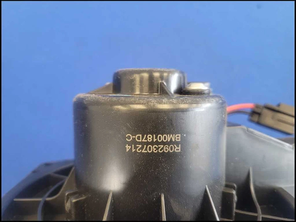 2003-2006 Chevrolet SSR Pickup Truck Front Blower Motor Fan 2687 - Image 2 of 4