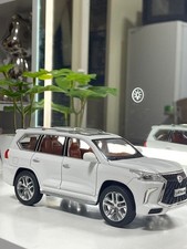 LEXUS LX Mini Car White 1/24 SUV Lexus