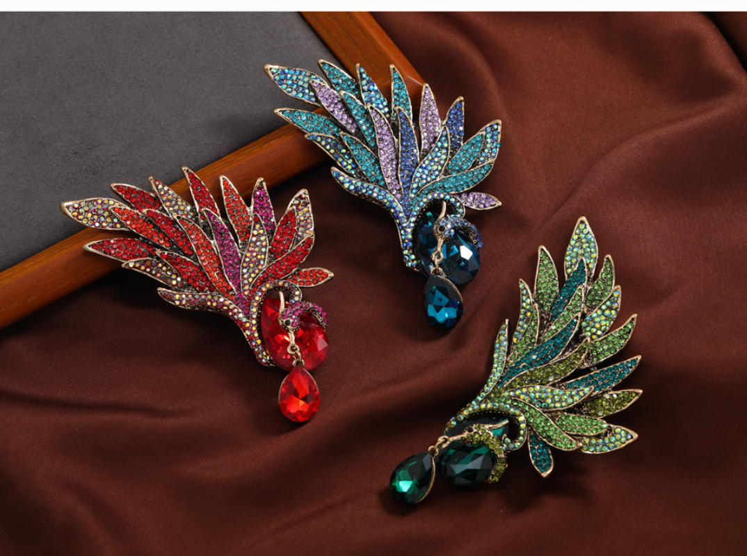 Vintage 1960s Large Gold-tone Indian Raj-style Brooch With Central Emerald Green Peardrop Diamanté Stone, Green & AB Diamanté Stones