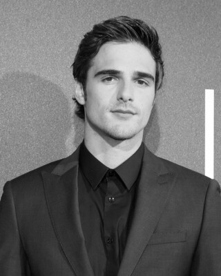 SEXY JACOB ELORDI 8x10 PHOTO *