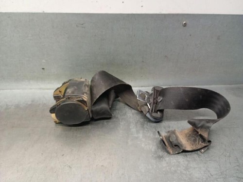 Ancrage De Ceinture De Sécurité Arrière Gauche Pour Ford Fiesta III (GFJ) 1.3 - Référence 94FBB613K21 - Pièce D'occasion