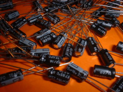 100 Stk Jamicon Elko SHR3R3M1VC07M 3,3uf ± 20% 35v 4x7mm RM1,5 105 100 Stk Jamicon Elko SHR3R3M1VC07M 3,3uf ± 20% 35v 4x7mm RM1,5 105