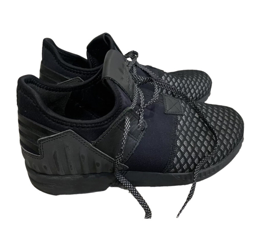 ADIDAS Boys / Girls Black Lace Up Runners Size 7 US Worn Once ADIDAS Boys / Girls Black Lace Up Runners Size 7 US Worn Once