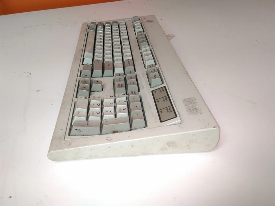 IBM Model M 1391401 Spring Buckling Mechanical Keyboard No Cable - Image 3 of 4