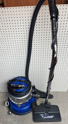 #ad Silver King Blue Max Air 2000 Canister Vacuum 96B1 W Powered And Attachments $299.99