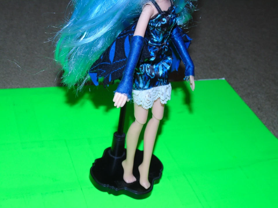 Muñeca Bratzillas Bratz Carolina Pasada ORIGINAL De Colección CON SOPORTE ORIGINAL Witchez Foto 2 de 4