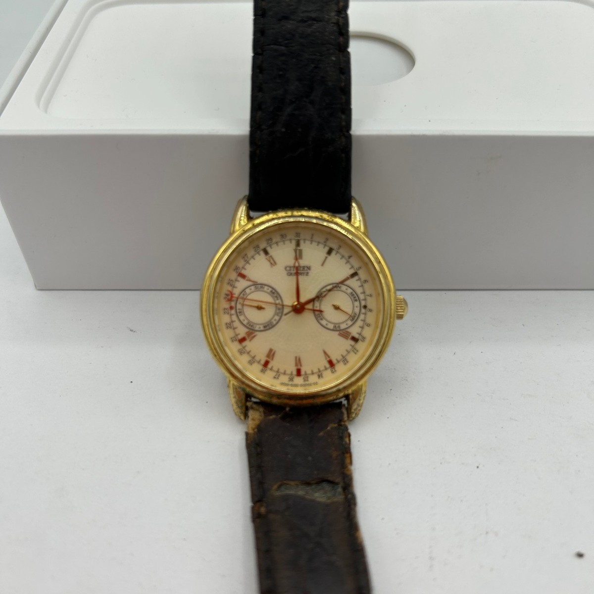 Vintage Citizen Elegance Mens Triple Calendar Brown Leather Watch