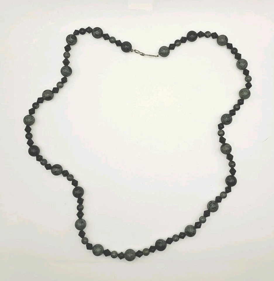 Collar con cuentas de vidrio facetado gris verde y negro 26" 925 broche probado Foto 2 de 4