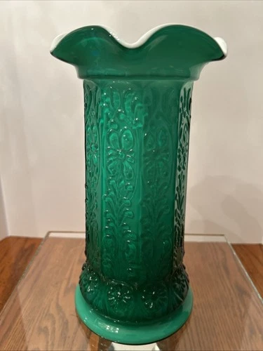 Fenton Emerald Green Overlay Milady Pillar Vase w/ 6 Point Drop Crimp 10.5” EUC!